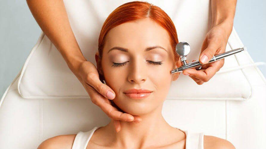 Trenutno osvježenje kože lica uz tretman lica kisikom